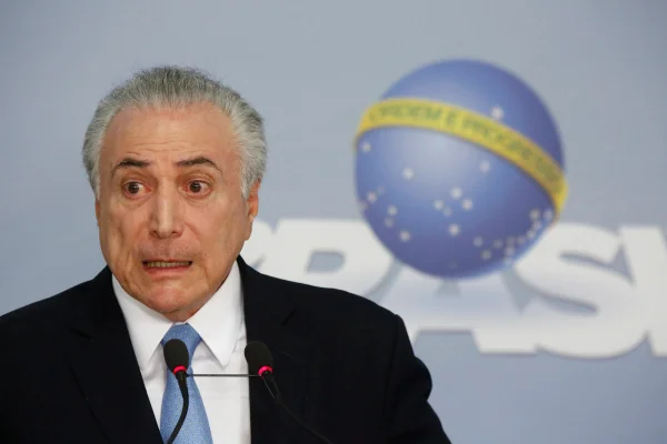 Justiça aceita denúncia e Temer vira réu no caso da mala com dinheiro