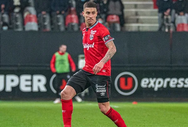 Philipe Sampaio, novo zagueiro do Botafogo, estava estava no Guingamp, da França