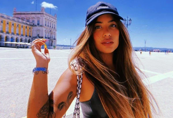 Rafaella Santos curte verão de Lisboa e posa para foto: “Sem legenda mesmo”