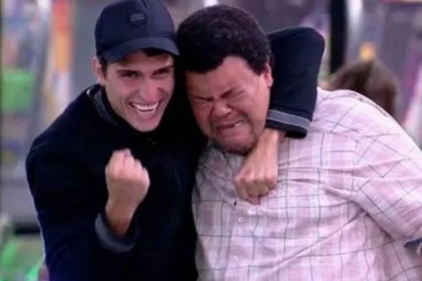 “Assinei contrato me impedindo de encontrar”, revela Babu sobre Prior