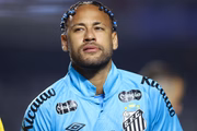 Neymar é chamado de "vacilão" após jogo do Santos e reage Neymar é chamado de "vacilão" após jogo do Santos e reage