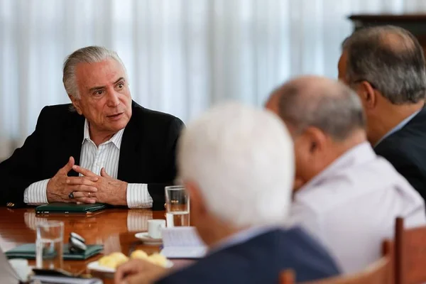 Temer recebe no Alvorada representante da ONU para refugiados