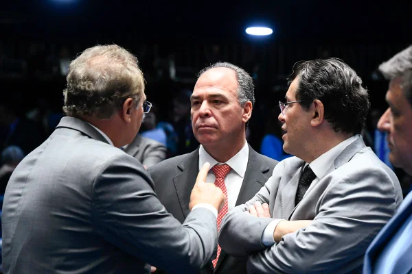 Resistência do MDB ameaça PEC dos Precatórios e auxílio de R$ 400