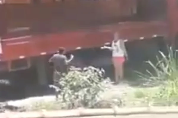 Após discussão, homem atira à queima-roupa contra madrasta. Vídeo