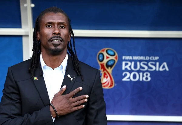 Técnico de Senegal isenta critério por queda: “Não merecemos avançar”