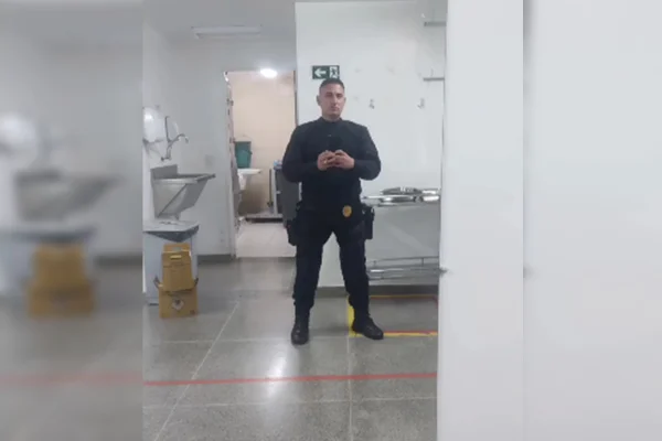 Saiba quem é policial penal preso por ajudar presos faccionados