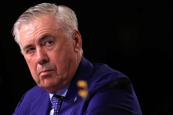 Imagem colorida de Carlo Ancelotti - Metrópoles