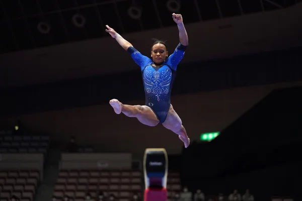 Rebeca Andrade se classifica para três finais no Mundial de ginástica artística