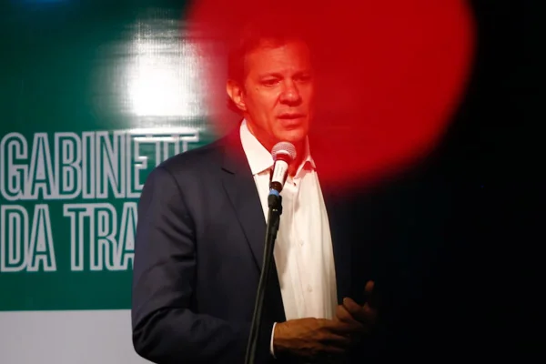 Fernando Haddad com círculo vermelho Metrópoles