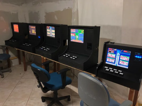 Policiais militares desativam casa de jogos clandestinos no Guará