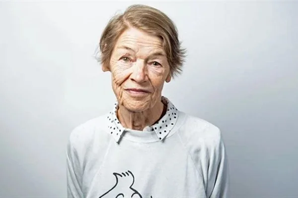 Morre Glenda Jackson, atriz vencedora de dois Oscar, aos 87 anos