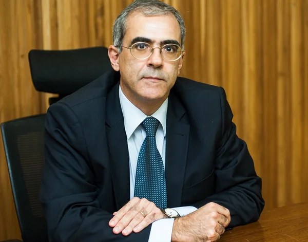 imagem colorida economista Fernando veloso