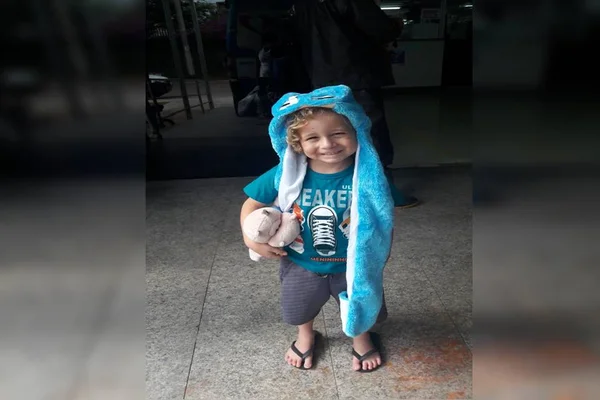 Vídeo: filho salvo por mãe em atropelamento no DF deixa o hospital