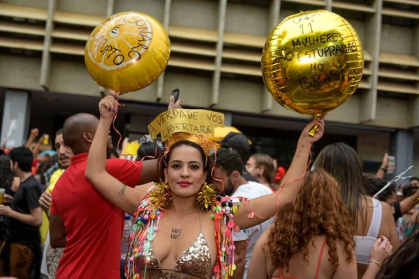 Carnaval 2020: Sereias Tropicanas colore o Setor Comercial Sul