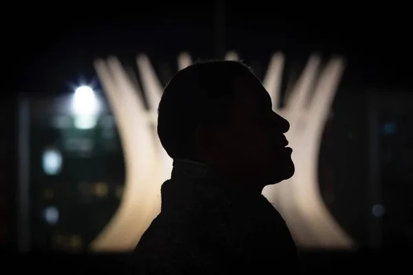 “Perturbador”: os relatos de moradores de rua do DF nas noites frias do inverno