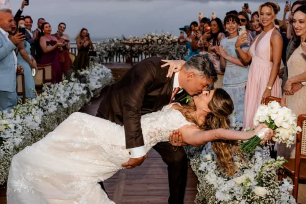 Casamento de Brenda e Rômulo ilumina Pipa com celebração inesquecível