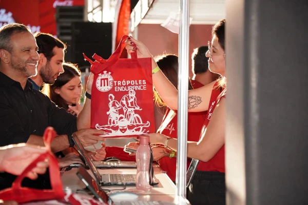 Metrópoles Endurance: entrega final de kits aquece público pré-prova