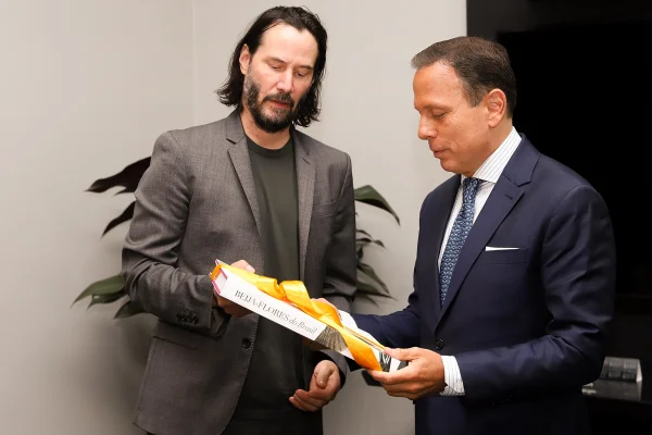 João Dória e Keanu Reeves durante visita do ator à São Paulo