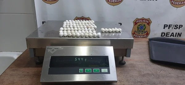Polícia Federal prende homem tentando embarcar com drogas no estômago