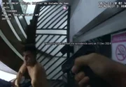 Estudante segura perna de policial