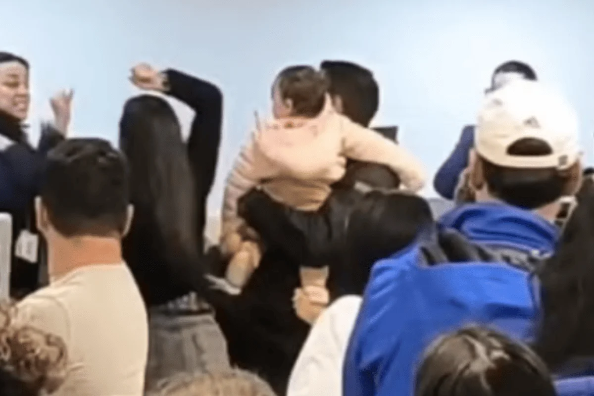 Funcionárias da Latam Agredidas no Aeroporto de Guarulhos: Vídeos Chocantes Mostram Mulher Batendo em Profissionais e Fugindo