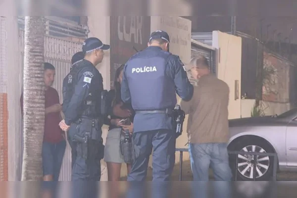 Homem tem parada cardíaca e morre após agredir mulher grávida no DF
