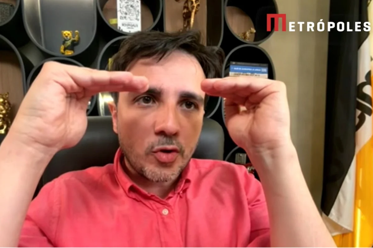 Líder do MBL, Renan Santos ironiza Moraes: "Cabo eleitoral do Flávio"