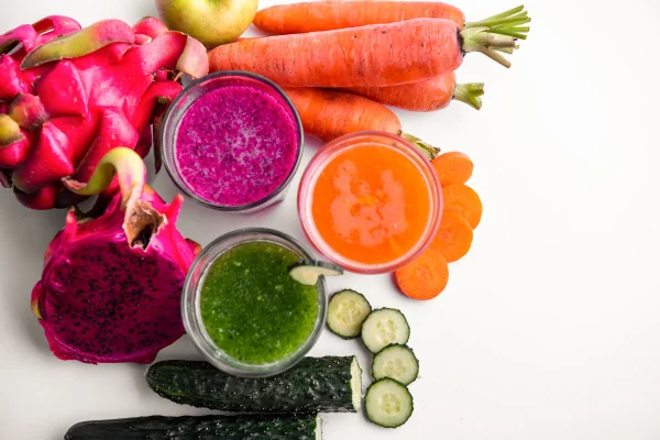 Nutri lista 3 sucos naturais que ajudam a reduzir a gordura no fígado