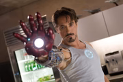 Robert Downey Jr. como Homem de Ferro
