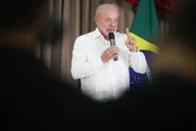 Lula reúne aliados para rediscutir campanha para segundo turno Lula reúne aliados para rediscutir campanha para segundo turno