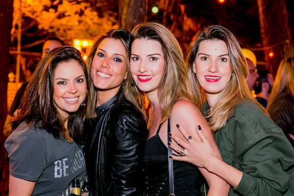 Camila Medeiros, Mirella Montella, Taiana e Tais Miotto Camila Medeiros, Mirella Montella, Taiana e Tais Miotto