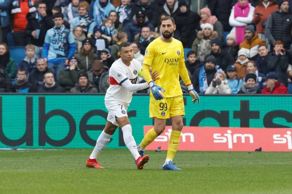 Imagem colorida de Mbappé e Donnarumma - Metrópoles