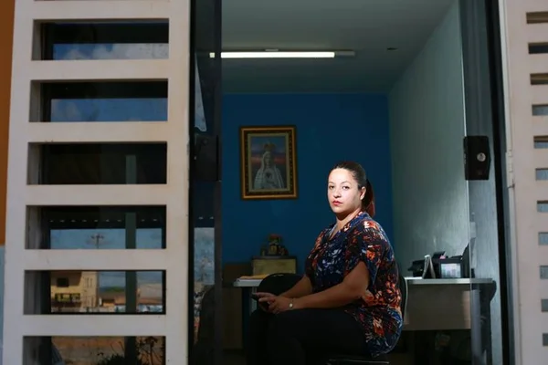 Padre é indiciado por ameaçar e difamar secretária após fim de namoro