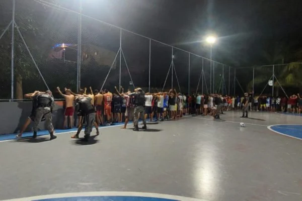 Imagem colorida, "Futconha": PM frusta torneio de fustal que dava maconha como prêmio - Metrópoles