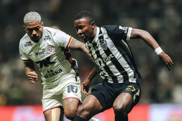 Atlético-MG bate Vitória pelo Brasileirão e alcança 13º jogo sem derrotas - destaque galeria Atlético-MG bate Vitória pelo Brasileirão e alcança 13º jogo sem derrotas - destaque galeria