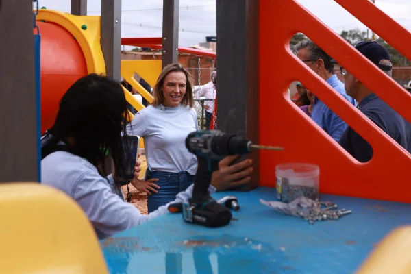 Celina Leão durante agenda na Estrutural