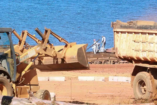 Orla do Paranoá. Após embargo, obras são retomadas no Deck Sul