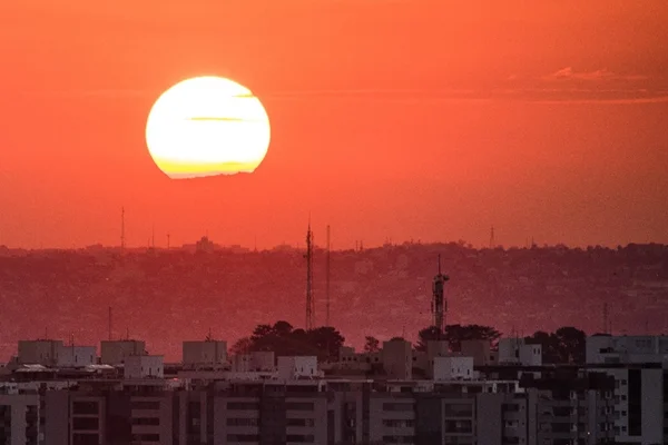 Umidade volta a ficar abaixo dos 30% pela segunda vez na semana no DF