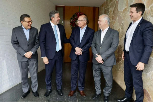 Arthur Lira recebeu o vice-presidente eleito Geraldo Alckmin para almoço na quarta-feira (7/12)