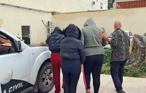 Central de golpes a beneficiários do INSS de todo país é fechada no Rio - Metrópoles