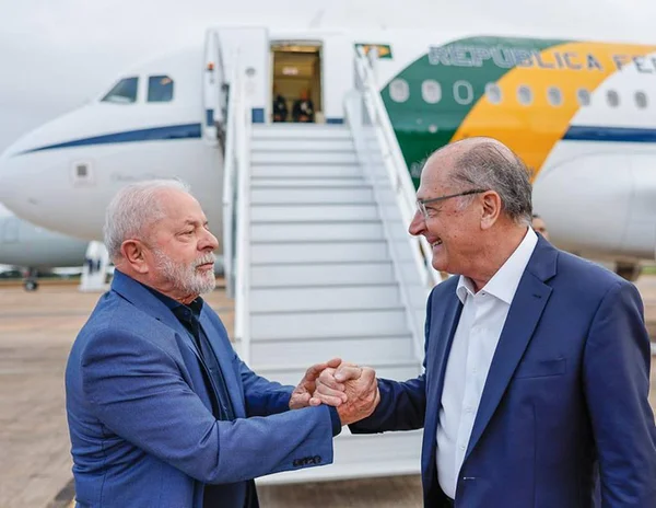 Lula e Alckmin lula embarca pra china