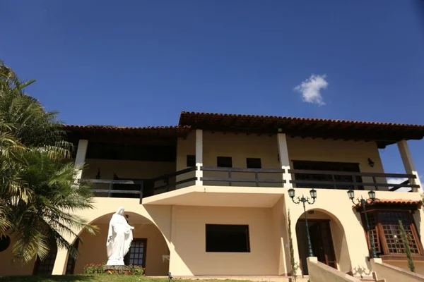 Vaticano manda fechar colégios dos Arautos do Evangelho após ano letivo