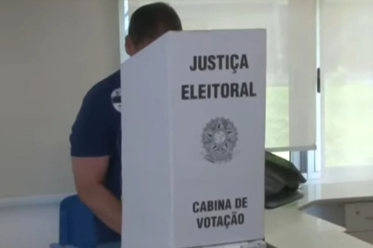 Candidato à reeleição em SP, Tarcísio de Freitas vota em escola no Morumbi Candidato à reeleição em SP, Tarcísio de Freitas vota em escola no Morumbi