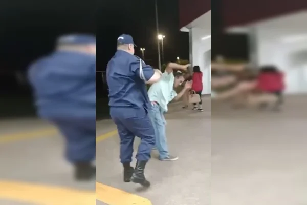 Imagem colorida de vigilante e homem