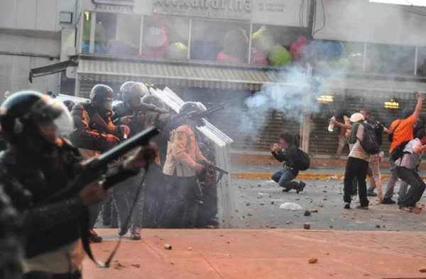 Venezuela anuncia que vai sair da OEA