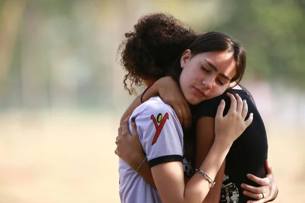 “Poderia ter sido eu”, desabafa aluna que presenciou mortes em Goiânia