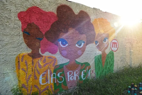 Campanha Elas por Elas debate feminicídio nas escolas públicas do DF
