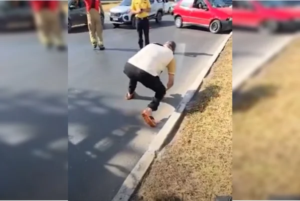 Vídeo: caindo de bêbado, motorista provoca acidente e é preso no DF