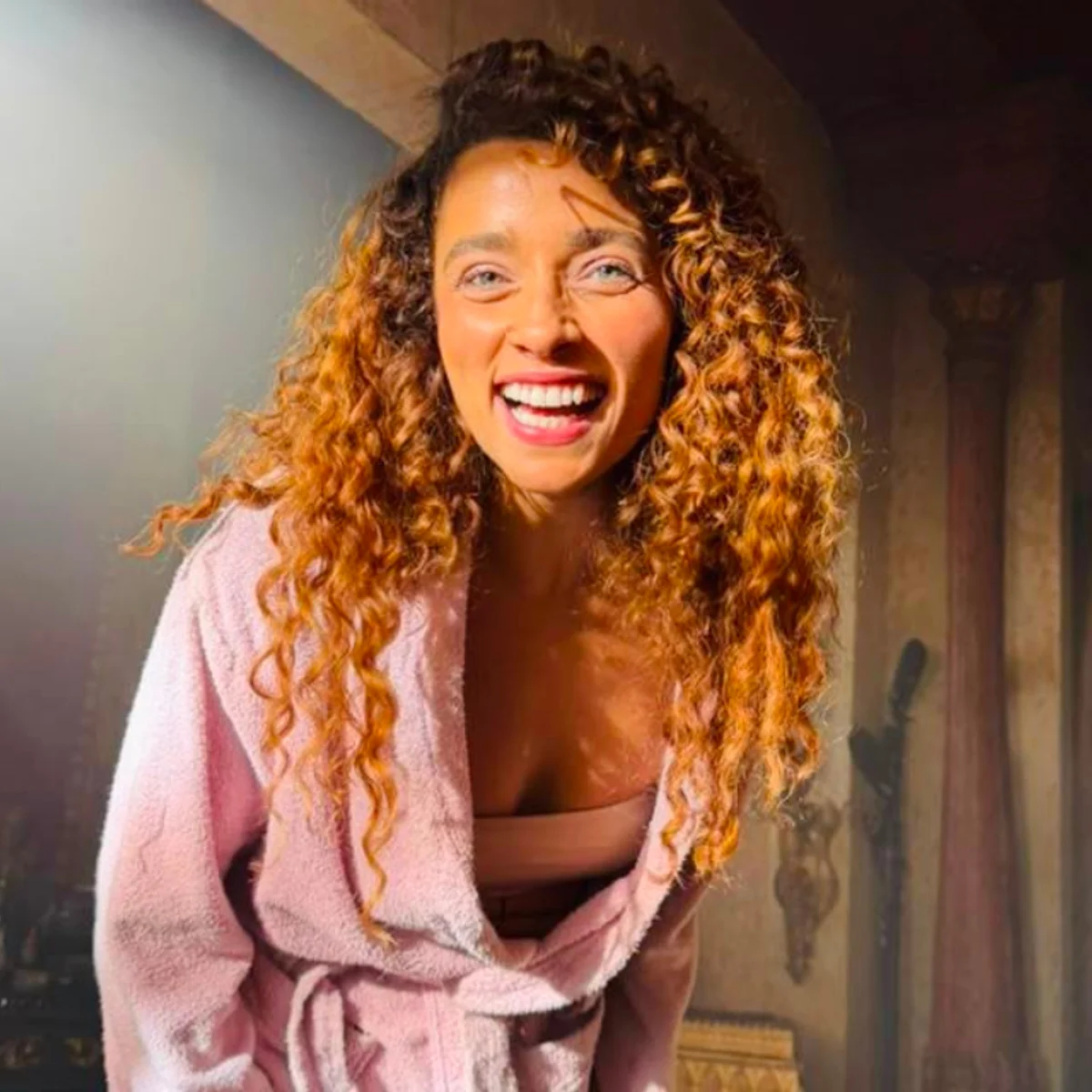 Letícia Laranja celebra 1ª protagonista em trama bíblica da Record