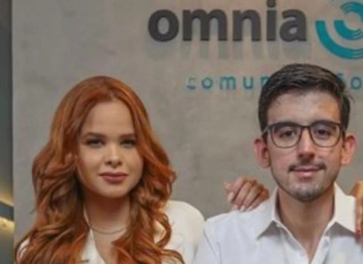 Malu Cavalcante e Arthur Lira Filho: sócios em uma empresa de intermediação de publicidade Malu Cavalcante e Arthur Lira Filho: sócios em uma empresa de intermediação de publicidade